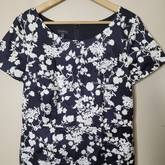 Talbots Black & White Floral Dress Feminine Modern Classic Knee Length Size 12 - Picture 4 of 7